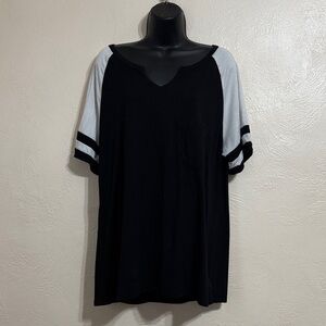 Stylish Black and White Short Sleeve Women's Tee